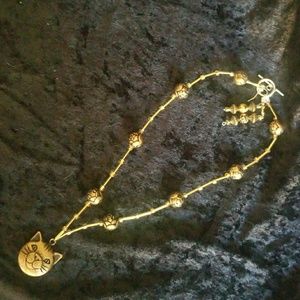 Makeless and earring set